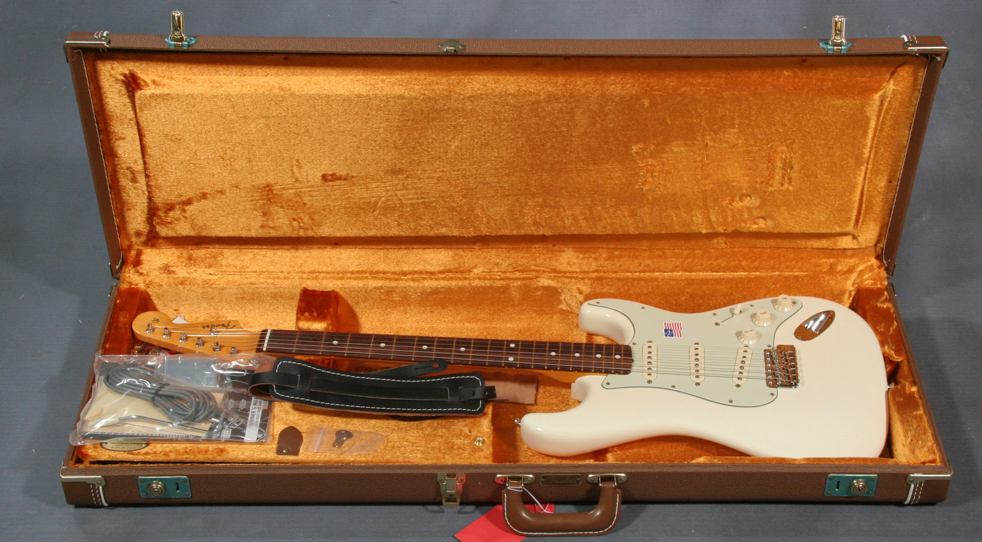 Fender American Vintage '62 Stratocaster in Olympic White - Ed Roman
